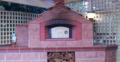 VALORANI TOP SERIES Wood Fired Oven built into brick work.